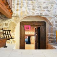 Un des accès aux loges